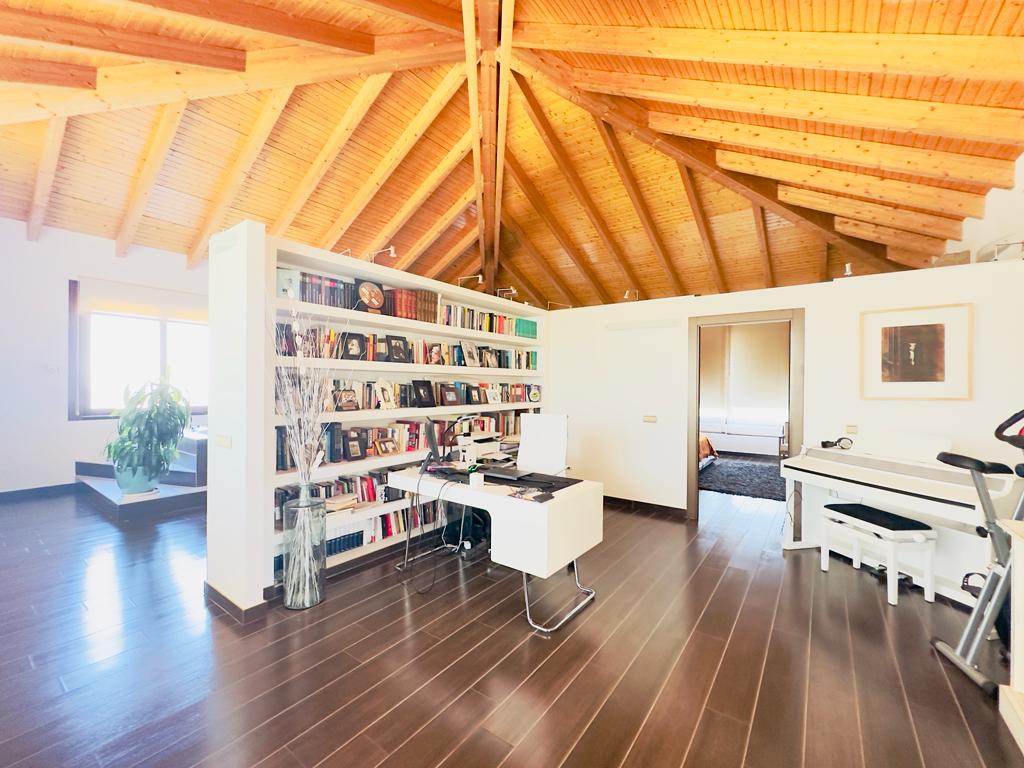 moderno-chalet-en-ciudalcampo-ref-cdc112242