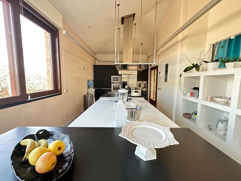 moderno-chalet-en-ciudalcampo-ref-cdc112227