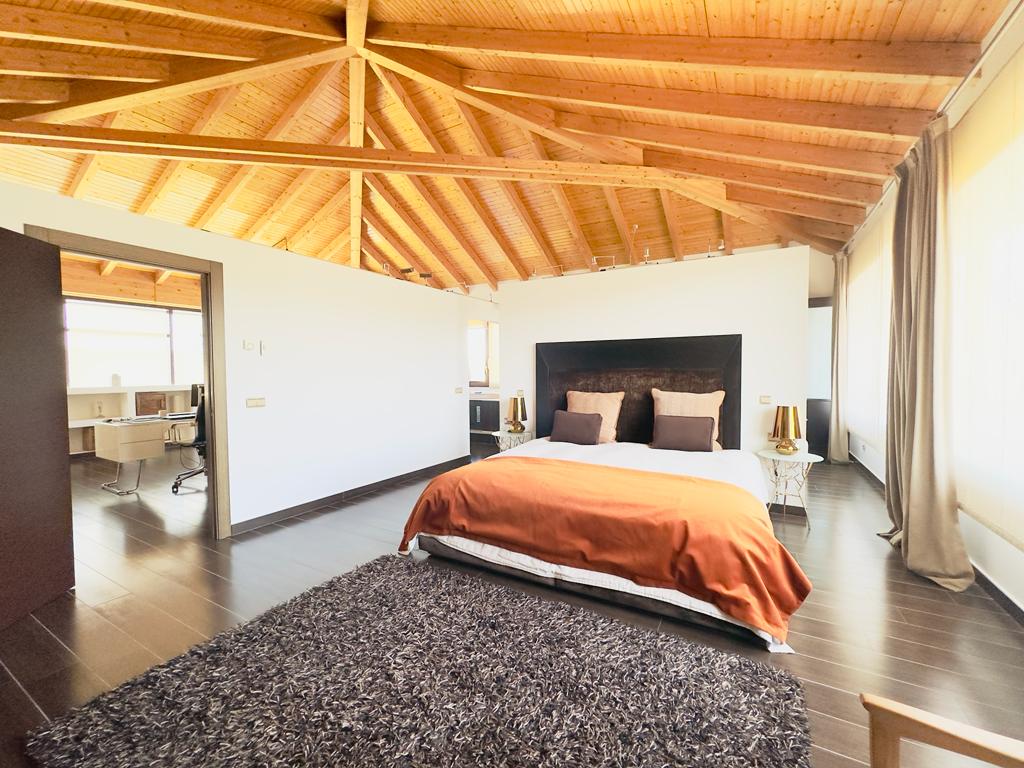 moderno-chalet-en-ciudalcampo-ref-cdc112245