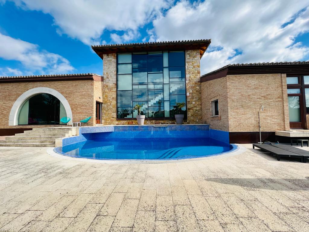 moderno-chalet-en-ciudalcampo-ref-cdc11225