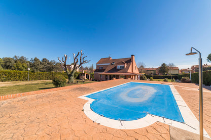 moderno-chalet-en-ciudalcampo-ref-cdc175915