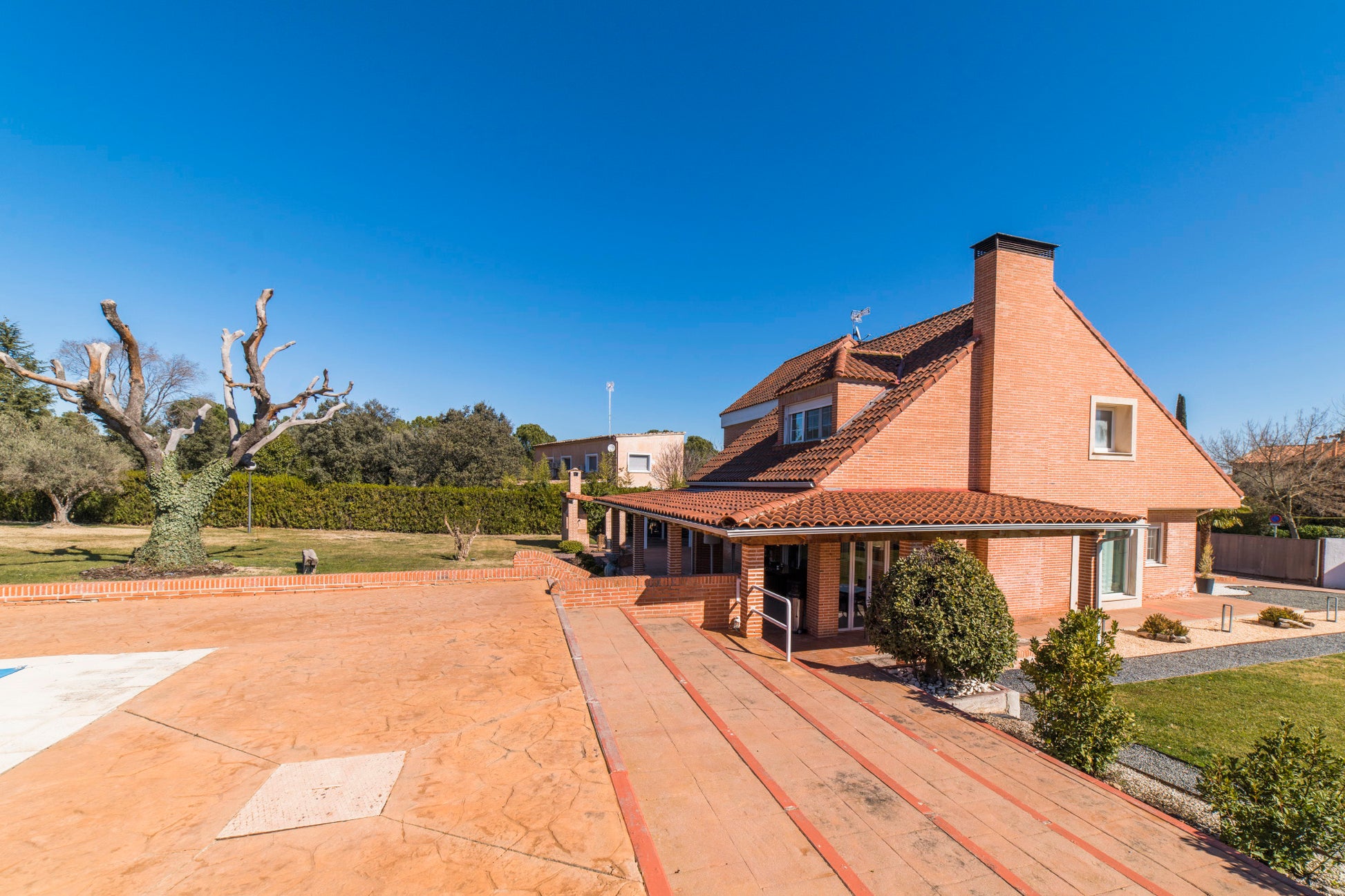 moderno-chalet-en-ciudalcampo-ref-cdc175917