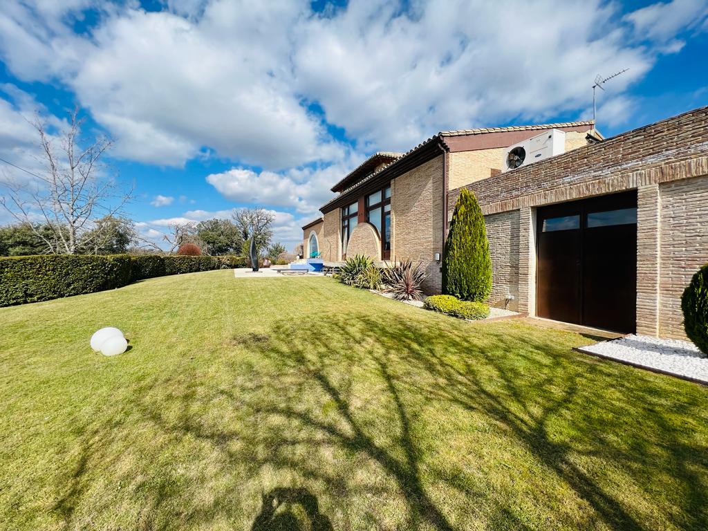 moderno-chalet-en-ciudalcampo-ref-cdc112268