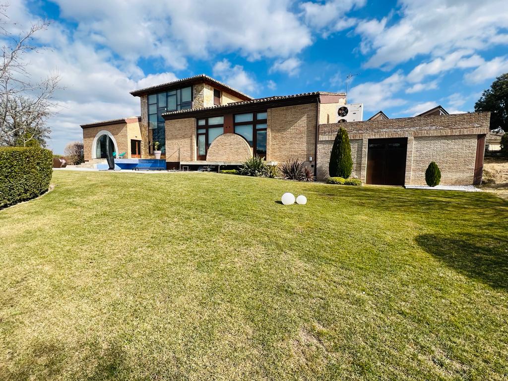 moderno-chalet-en-ciudalcampo-ref-cdc11223
