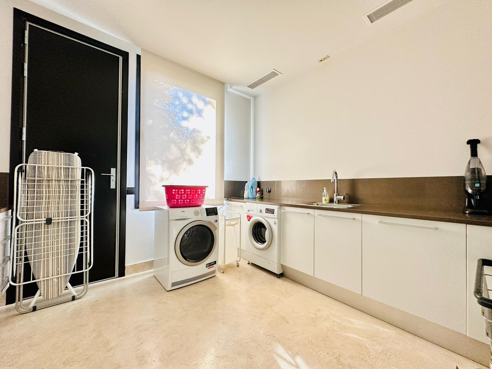 moderno-chalet-en-ciudalcampo-ref-cdc181794