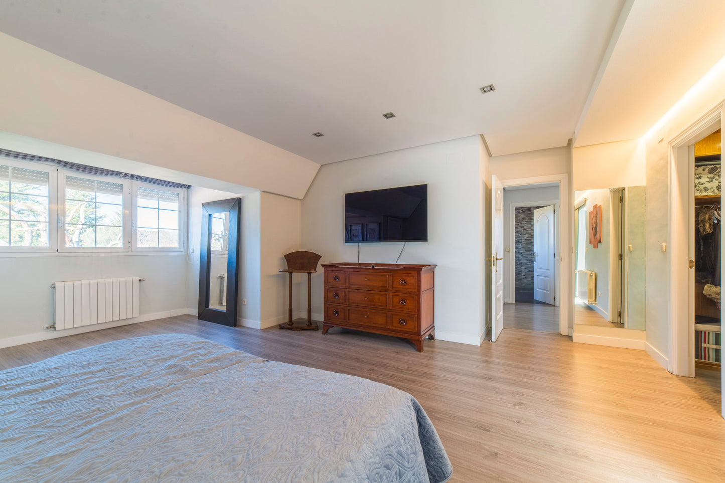 moderno-chalet-en-ciudalcampo-ref-cdc175932