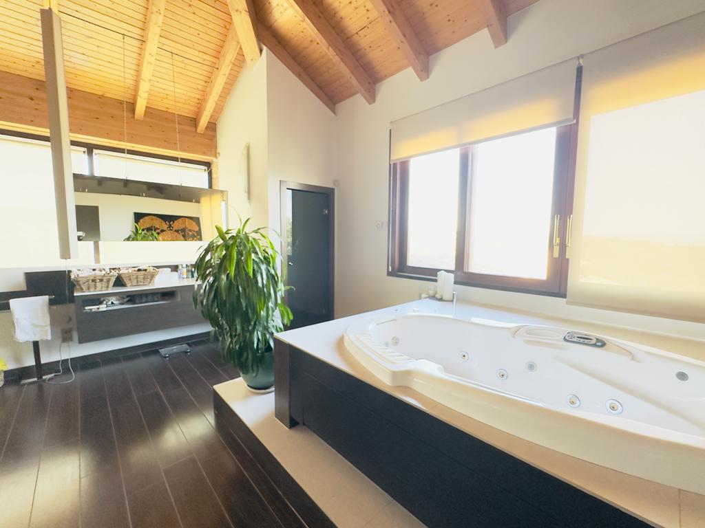 moderno-chalet-en-ciudalcampo-ref-cdc112238