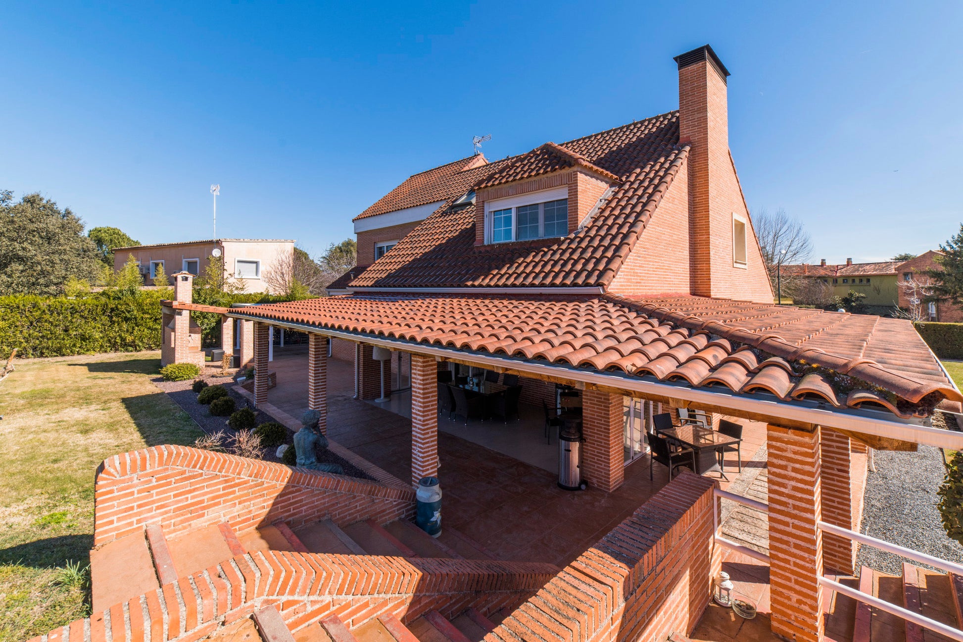 moderno-chalet-en-ciudalcampo-ref-cdc175919