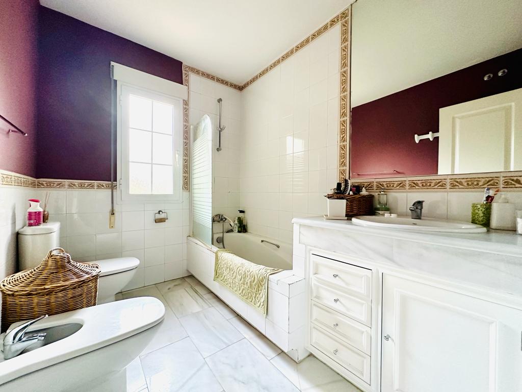 moderno-chalet-en-ciudalcampo-ref-cdc185530