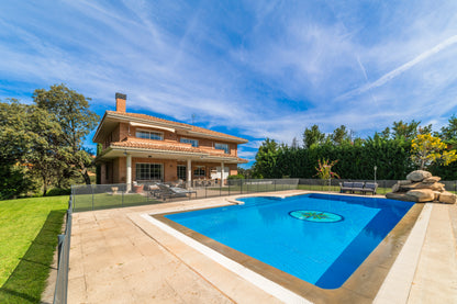 moderno-chalet-en-ciudalcampo-ref-cdc190870