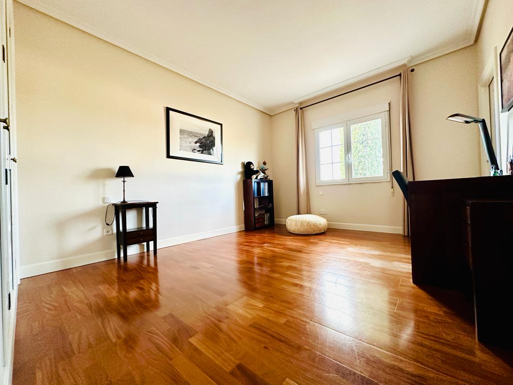 moderno-chalet-en-ciudalcampo-ref-cdc185528