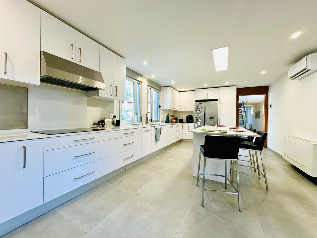 moderno-chalet-en-ciudalcampo-ref-cdc18588