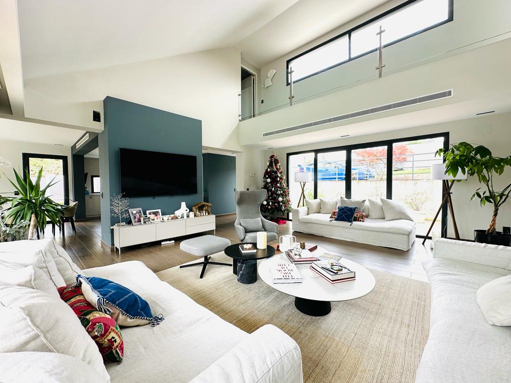 moderno-chalet-en-ciudalcampo-ref-cdc175769