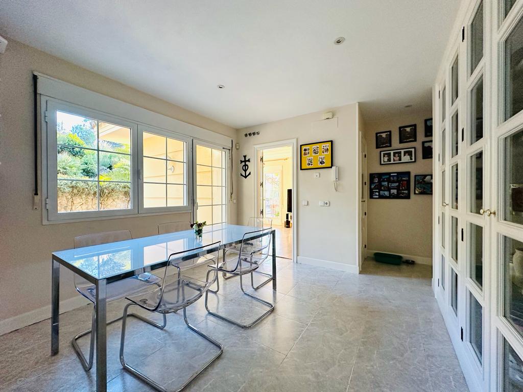 moderno-chalet-en-ciudalcampo-ref-cdc185514