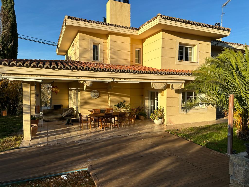 moderno-chalet-en-ciudalcampo-ref-cdc185544