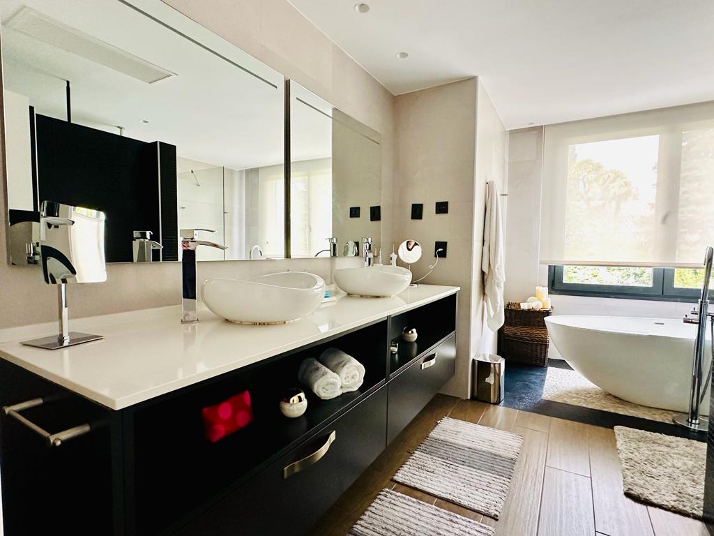 moderno-chalet-en-ciudalcampo-ref-cdc175756