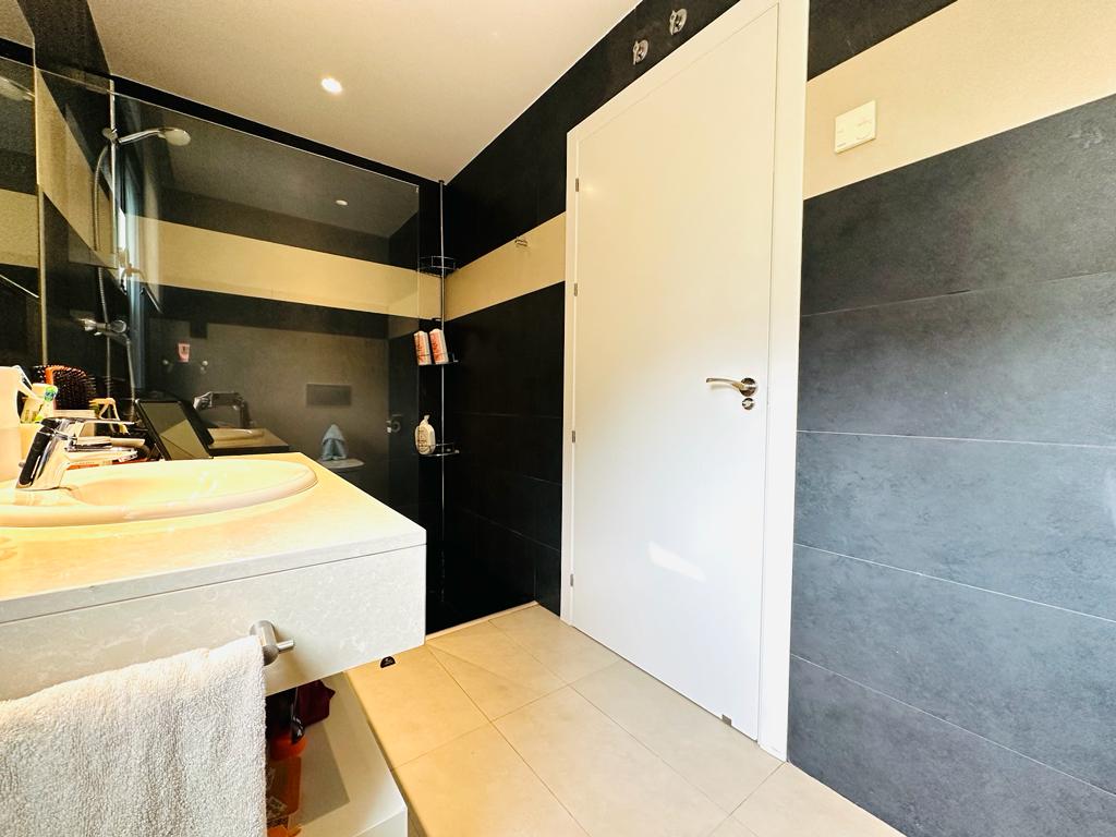 moderno-chalet-en-ciudalcampo-ref-cdc175764