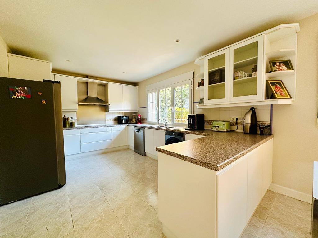 moderno-chalet-en-ciudalcampo-ref-cdc185513