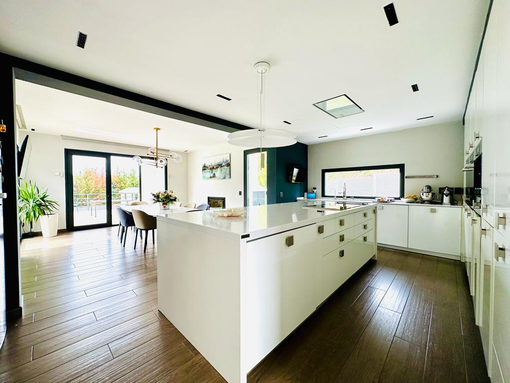 moderno-chalet-en-ciudalcampo-ref-cdc175768