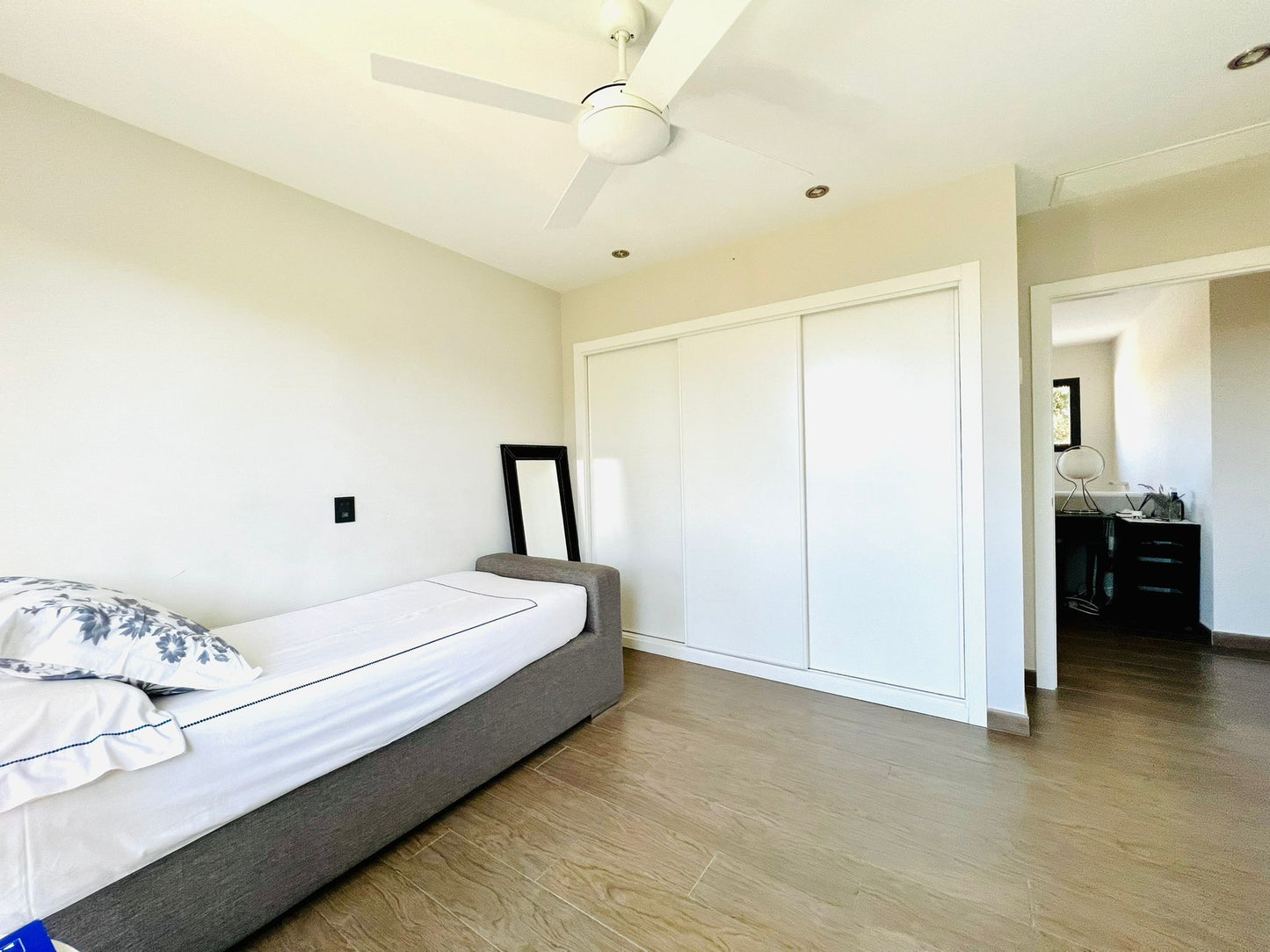 moderno-chalet-en-ciudalcampo-ref-cdc175725