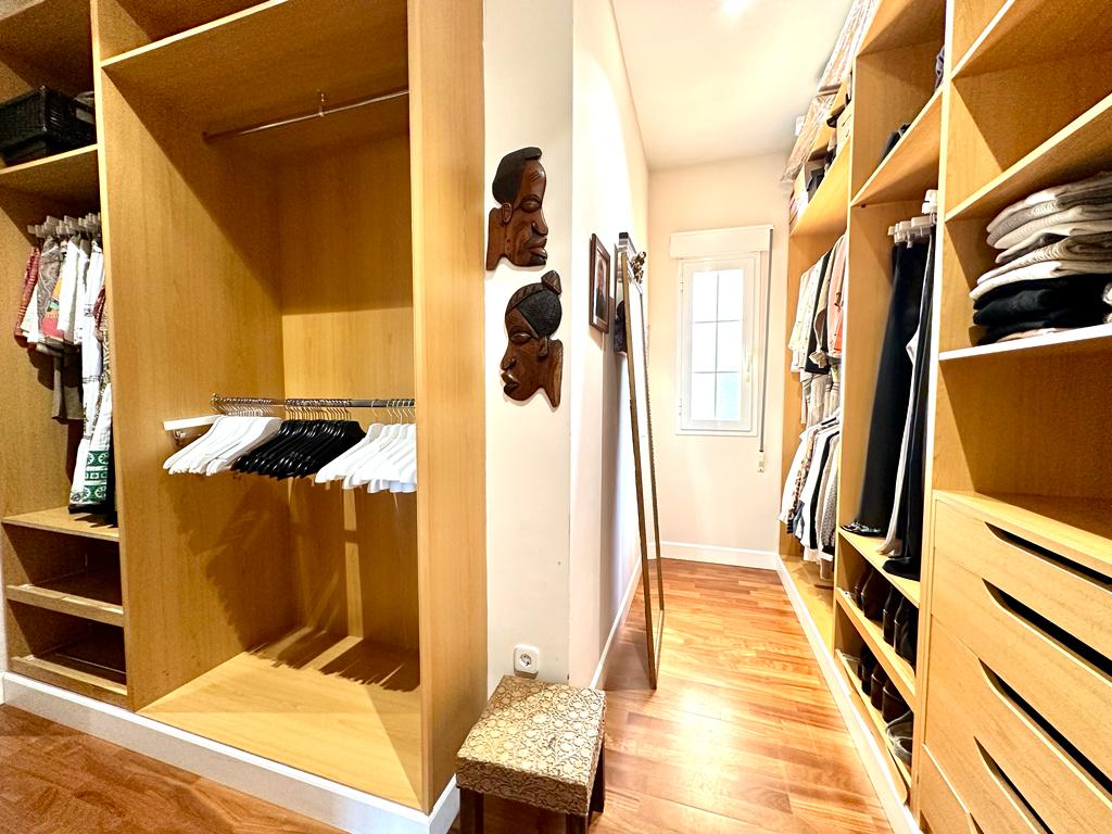 moderno-chalet-en-ciudalcampo-ref-cdc185527
