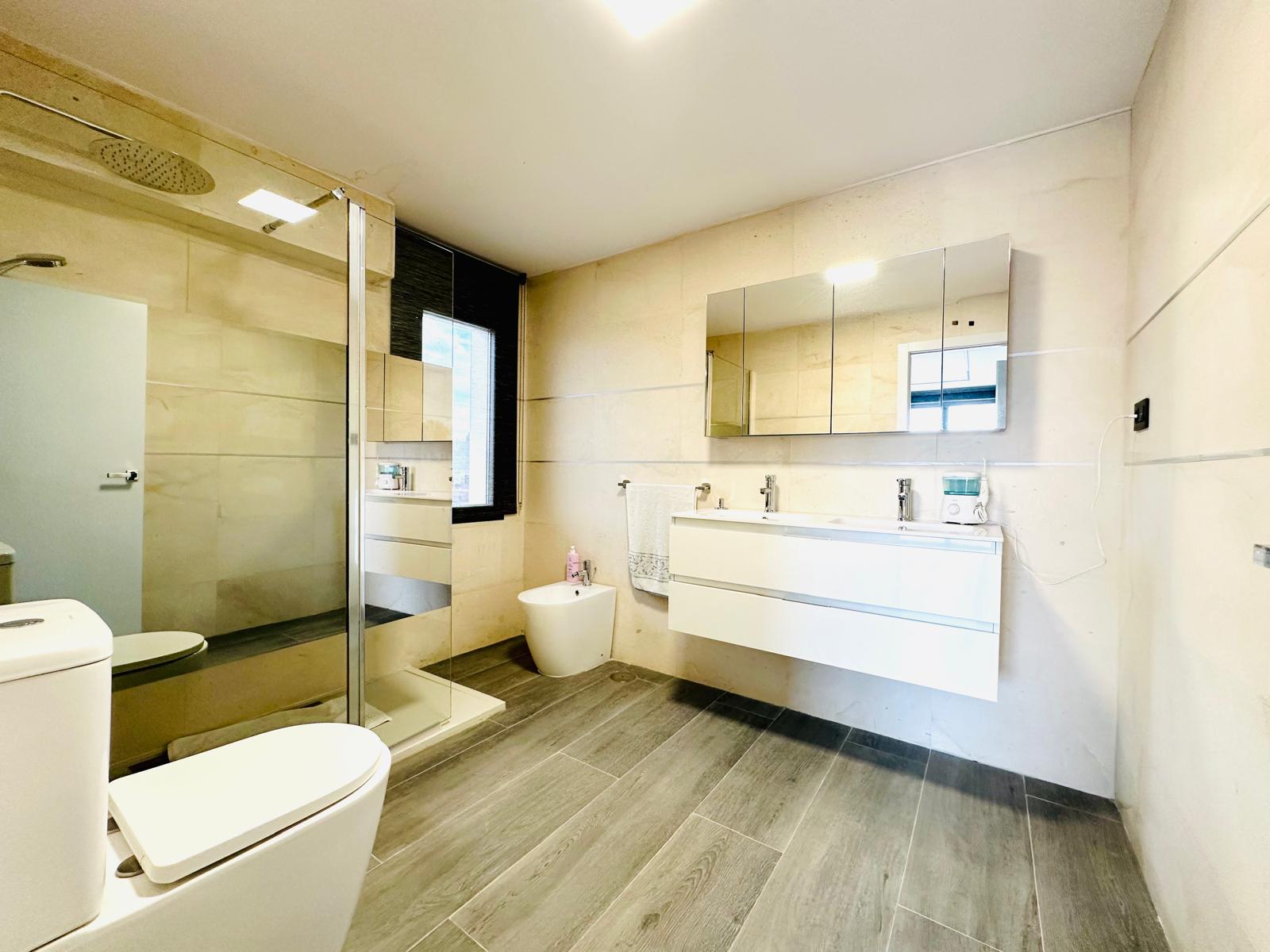 moderno-chalet-en-ciudalcampo-ref-cdc188531