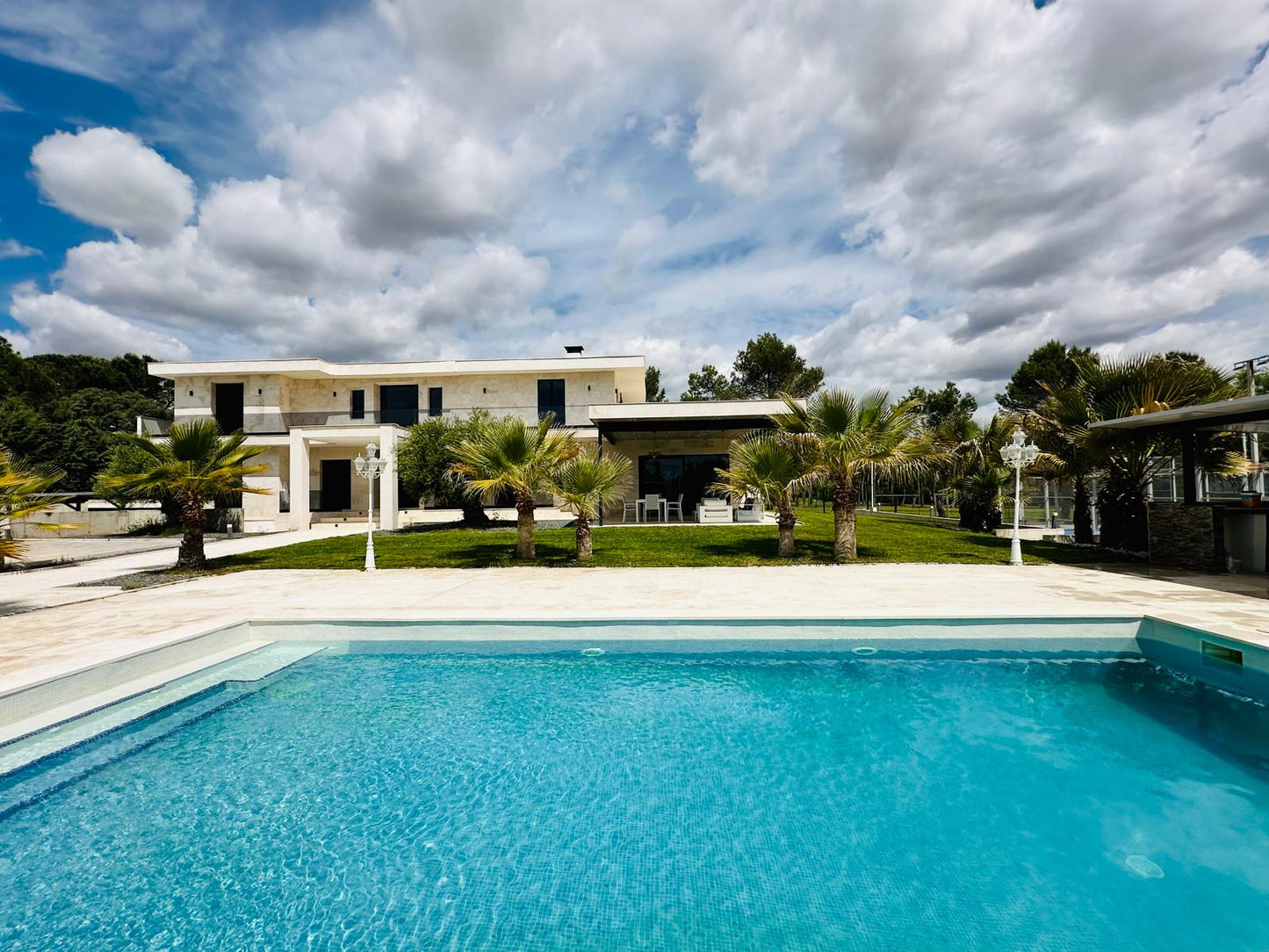 moderno-chalet-en-ciudalcampo-ref-cdc188545