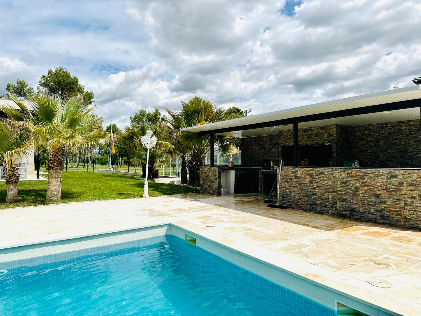 moderno-chalet-en-ciudalcampo-ref-cdc188547