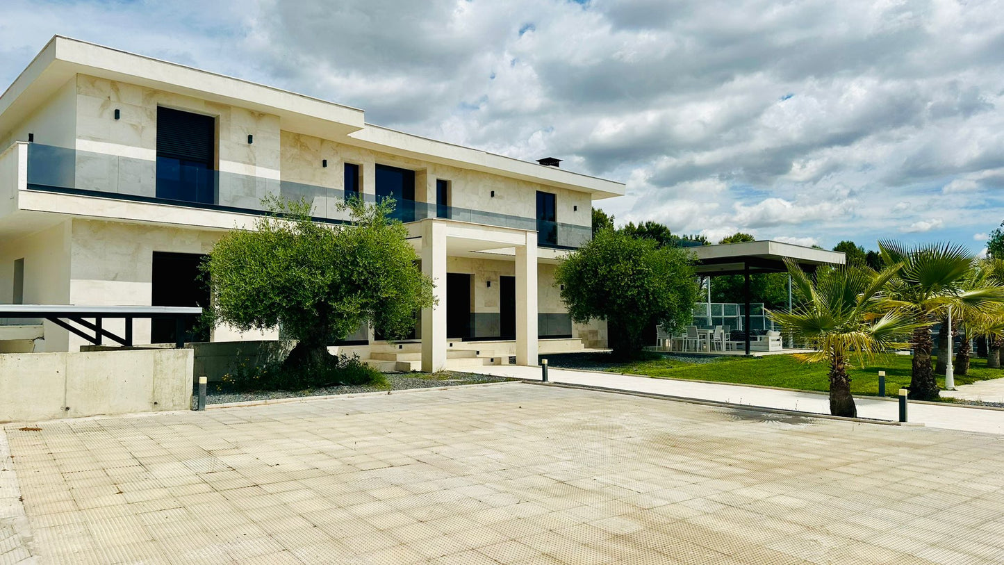 moderno-chalet-en-ciudalcampo-ref-cdc188554