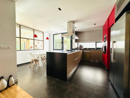 Moderno Chalet en La Moraleja (Ref. AM1688)