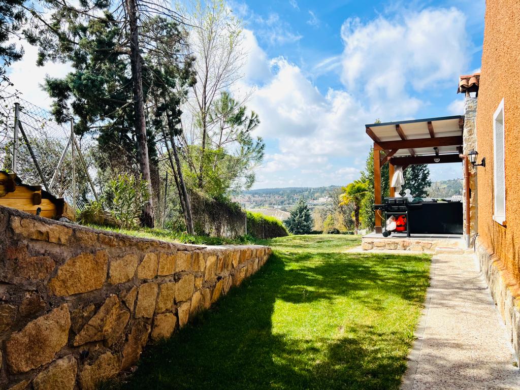 Casa o chalet independiente en venta en Santo Domingo(Ref. ST1988)