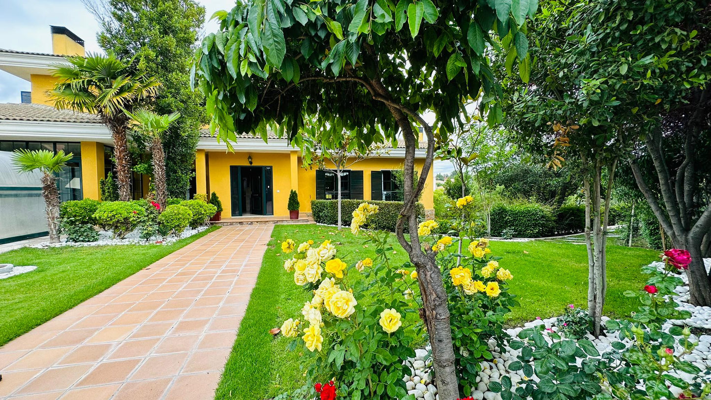 Casa o chalet independiente en venta en Ciudalcampo(Ref.CDC1838)