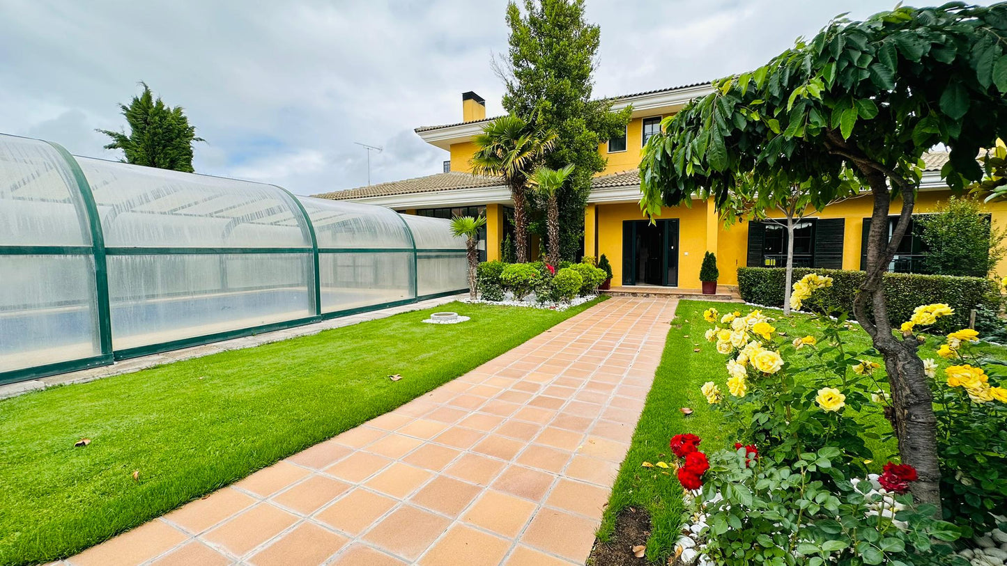 Casa o chalet independiente en venta en Ciudalcampo(Ref.CDC1838)